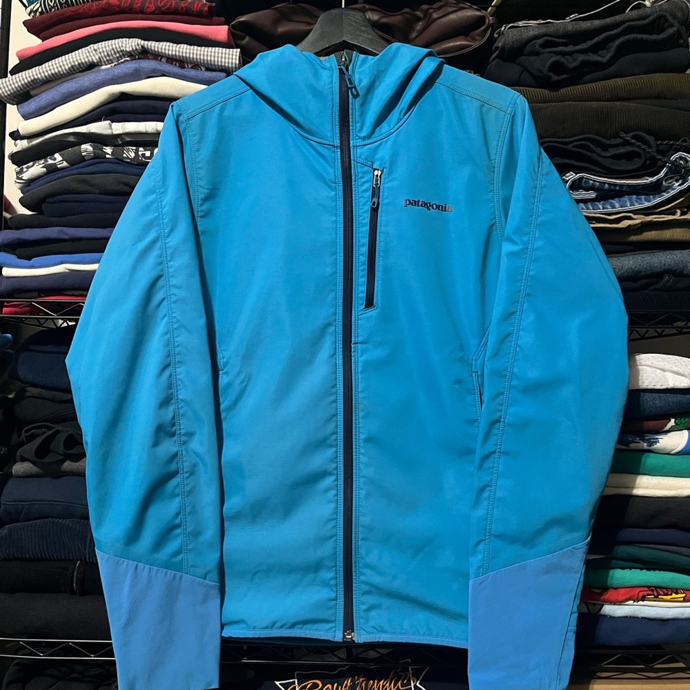 Patagonia Men’s Turquoise Hooded Performance Jacket